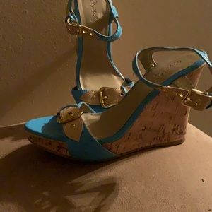 Super cute wedge Qupid sandals.